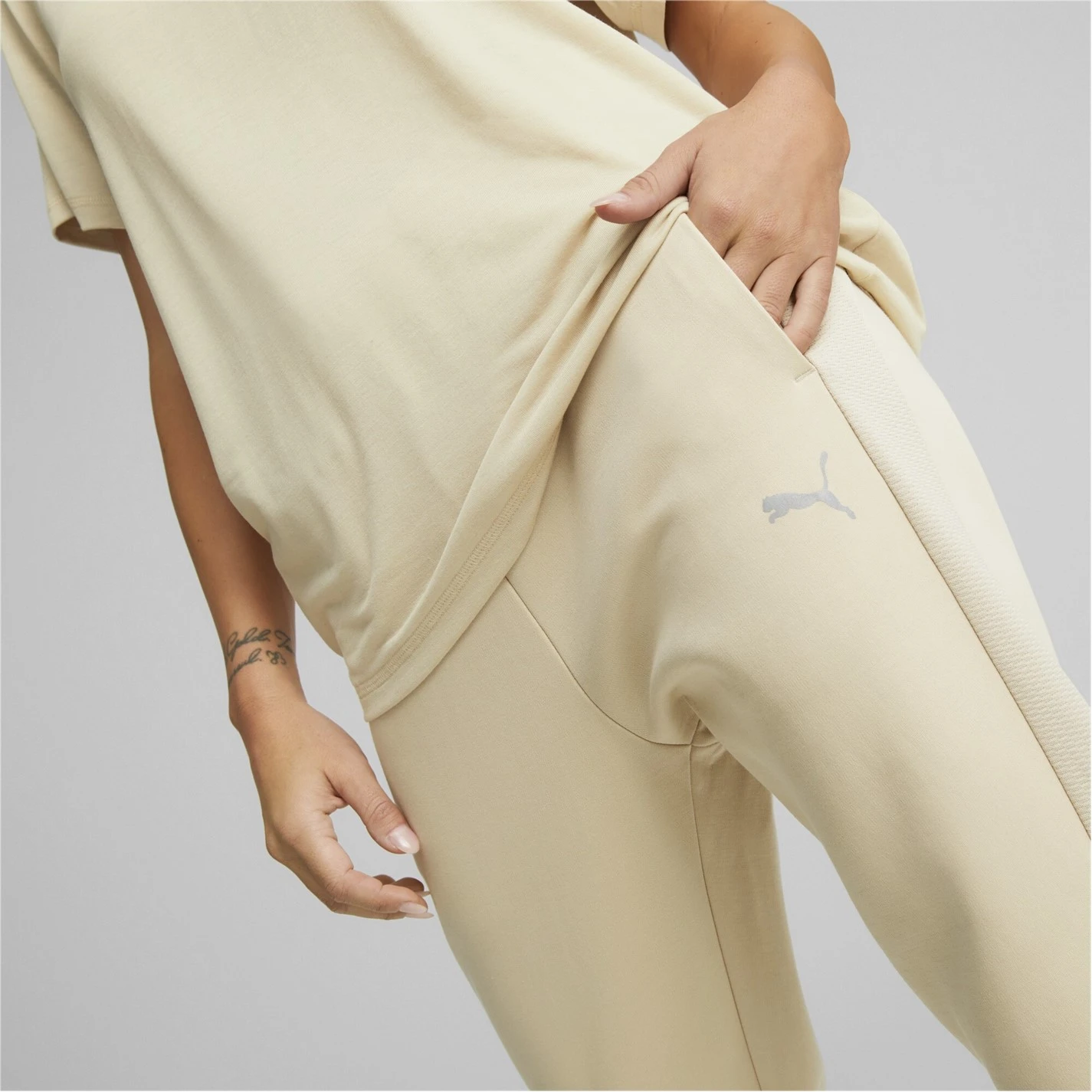 Puma Evostripe High-Waist Pants - Image 4